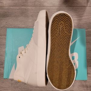 Nike SB Blazer Court Mid Premium 'Sail'